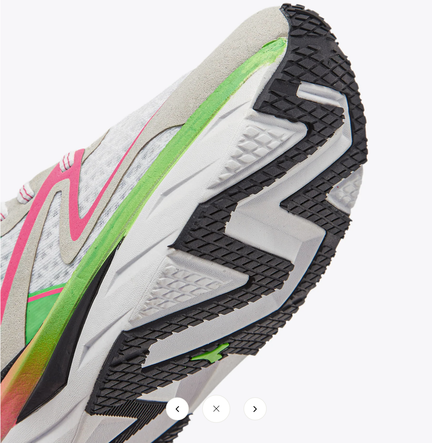 Women's Atomo V7000