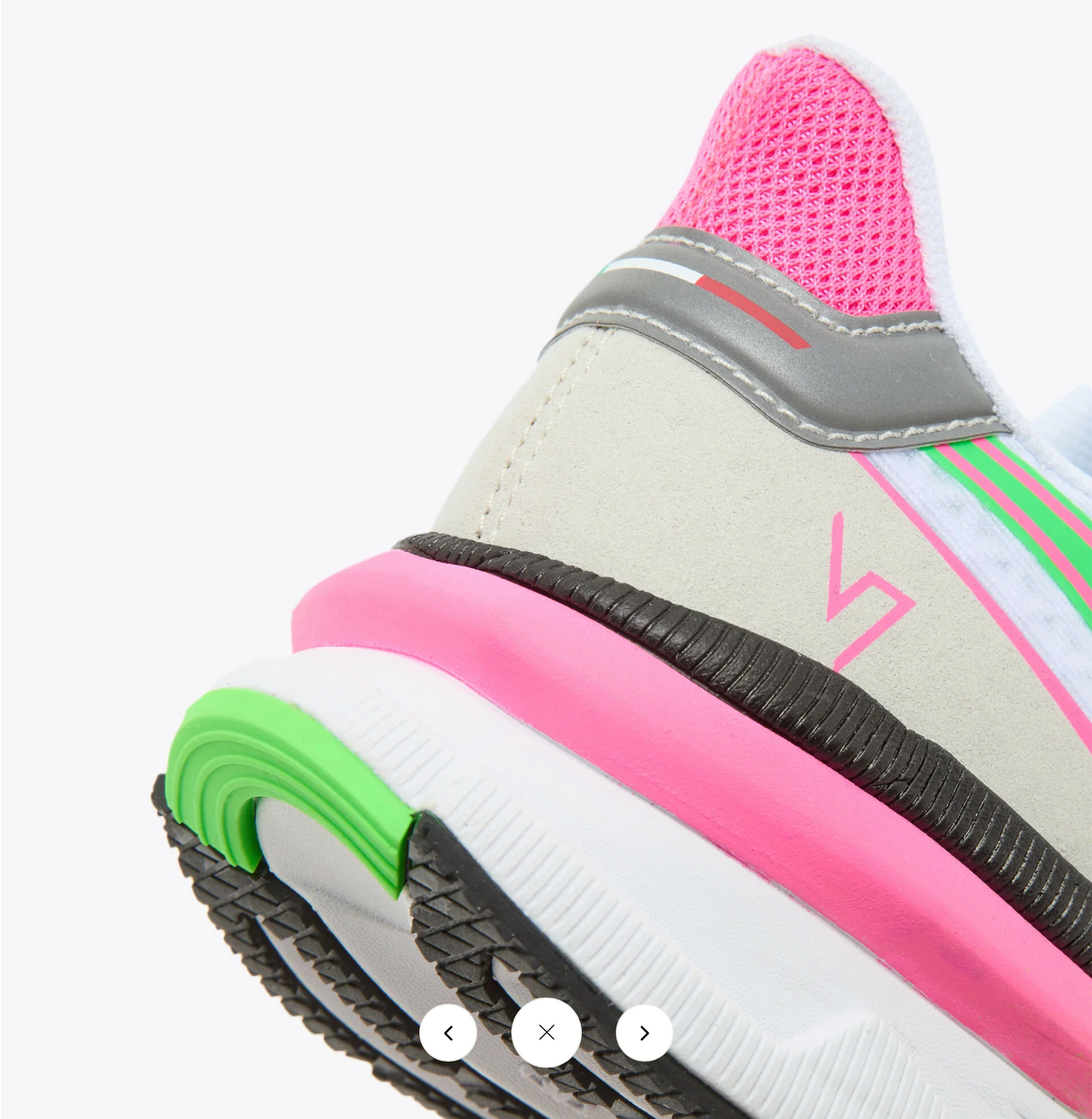 Women's Atomo V7000