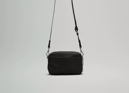 Everywhere Crossbody Bag 2L *Metal Hardware