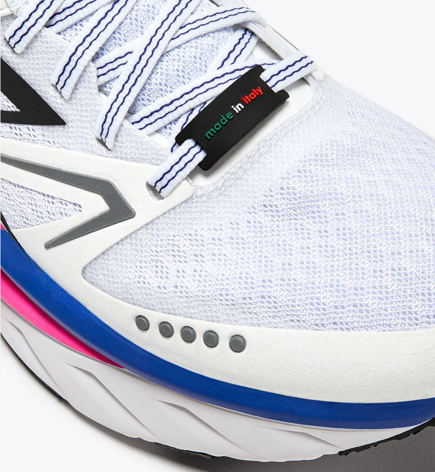 Men's Atomo V7000-2