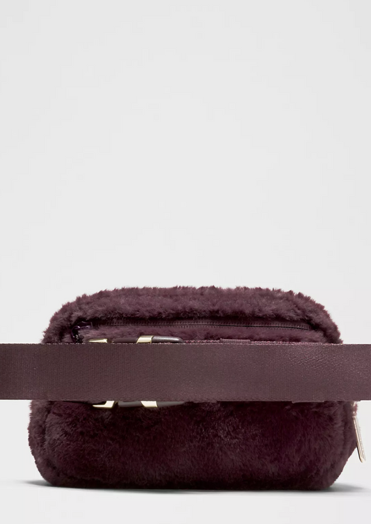 Everywhere Belt Bag *Plush Fleece